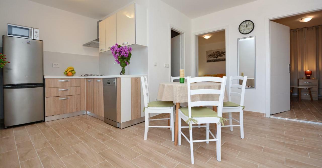 Apartmani Cesarec Басина Экстерьер фото